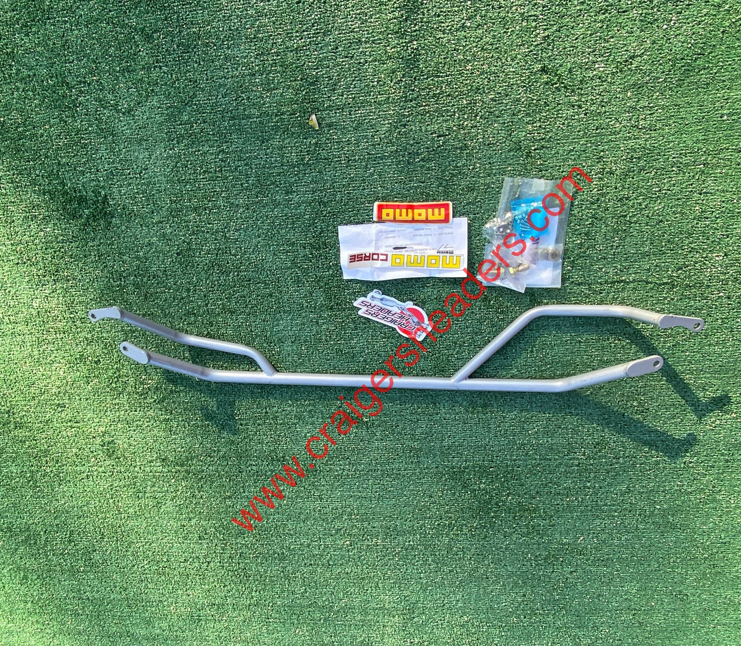 MOMO Front Strut Tower Bar - 90-93 Integra and 88-91Civic and CRX