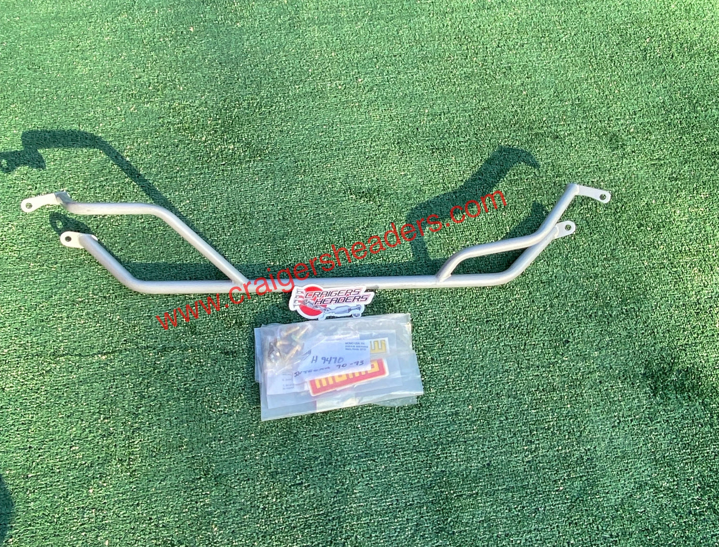 MOMO Front Strut Tower Bar - 90-93 Integra and 88-91Civic and CRX