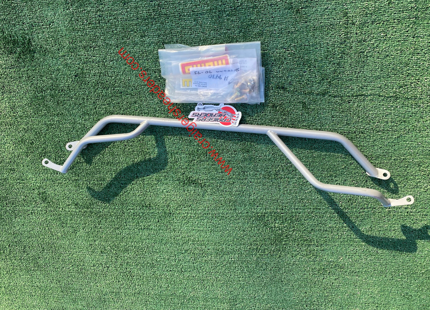 MOMO Front Strut Tower Bar - 90-93 Integra and 88-91Civic and CRX