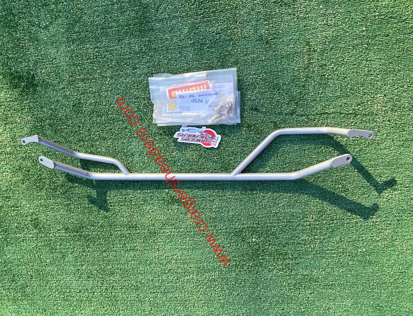 MOMO Front Strut Tower Bar - 90-93 Integra and 88-91Civic and CRX
