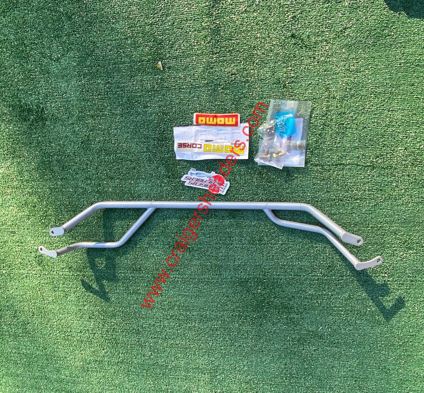 MOMO Front Strut Tower Bar - 90-93 Integra and 88-91Civic and CRX